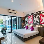 Hotel J