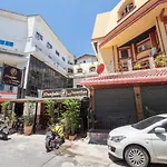 Oyo 75328 Punjabi Junction