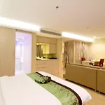 Hotel The 