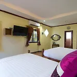 Bueng Bua Thong Resort