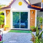 Corner Villa - Pattaya Holiday House Walking Street 4 Bedrooms