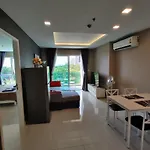 Apartment One Tower Seaview 64 Pattaya