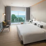Cross Pratamnak Pattaya