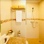 Ivory Palace โรงแรม 3*