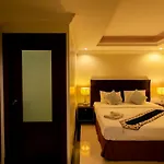Ivory Palace โรงแรม