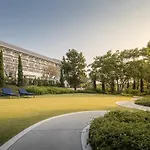 Cross Pratamnak Hotel Pattaya