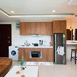 Rare Xxxl Swimming Pools - 500mbps Blazing Fast Free Wifi - Floor Pool View Balcony - Gym - Sauna - Kids Playground - Supermarkets