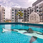 Rare Xxxl Swimming Pools - 500mbps Blazing Fast Free Wifi - Floor Pool View Balcony - Gym - Sauna - Kids Playground - Supermarkets * Pattaya