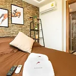 Rare Xxxl Swimming Pools - 500mbps Blazing Fast Free Wifi - Floor Pool View Balcony - Gym - Sauna - Kids Playground - Supermarkets Pattaya