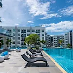 อพาร์ทเม้น Rare Xxxl Swimming Pools - 500mbps Blazing Fast Free Wifi - Floor Pool View Balcony - Gym - Sauna - Kids Playground - Supermarkets Pattaya