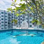 Rare Xxxl Swimming Pools - 500mbps Blazing Fast Free Wifi - Floor Pool View Balcony - Gym - Sauna - Kids Playground - Supermarkets Pattaya