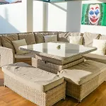 Exquisite Pool Villa J - Pattaya Pool Villa