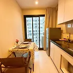 ＃.芭提雅人气王the Base打卡无边泳池 黄金地段＃网红公寓