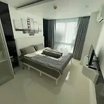Stylish With Blazing Fast Fiber Internet, Pool, Sauna, Steam Room, Gym - Guest Friendly อพาร์ทเม้น Pattaya