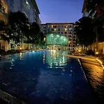 Stylish With Blazing Fast Fiber Internet, Pool, Sauna, Steam Room, Gym - Guest Friendly Pattaya