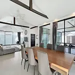 Pattaya Waking Street 5 Bedroom Pool Villa
