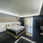 Superbe Studio Close All Aminities