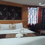New Pind Balluchi โรงแรม *