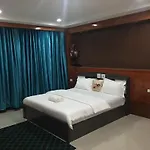 New Pind Balluchi โรงแรม Pattaya