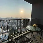 The Base 2bed King&queen Sky Seaview & Infinity Pool อพาร์ทเม้น