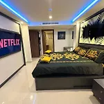 Large Luxury Condo - Pattaya City Centre - Grand Avenue Residences, Pool View - 716