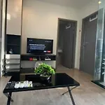Base Quiet King-bed With Infinity Pool & Free Netflix! Apartment *