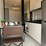 The Base Long Balcony King-bed With Infinity Pool & Free Netflix *