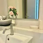 The Base Long Balcony King-bed With Infinity Pool & Free Netflix อพาร์ทเม้น Pattaya
