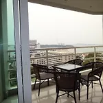 Aparthotel Vtsix Service At View Talay 6 Pattaya