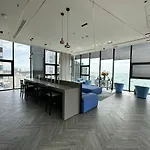 Condo: Pool, Gym & Fast Wi-fi Apartment