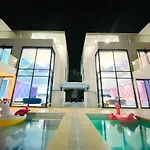 Yizen162/283芭提雅市中心棕榈泉泳池双拼别墅 Palm Spring Villas Pattaya