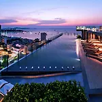 Apartment The Base 网红公寓 市中心核心区顶层无边泳池俯瞰整个芭堤雅海湾