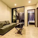 The Base 网红公寓 市中心核心区顶层无边泳池俯瞰整个芭堤雅海湾 Apartment *