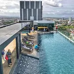 Apartment The Base 网红公寓 市中心核心区顶层无边泳池俯瞰整个芭堤雅海湾 Pattaya
