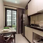The Base 网红公寓 市中心核心区顶层无边泳池俯瞰整个芭堤雅海湾 Apartment