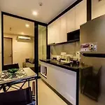 The Base 网红公寓 市中心核心区顶层无边泳池俯瞰整个芭堤雅海湾 Apartment