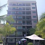 Arcadia Center Suites