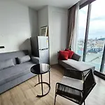 Edge Central Pattaya High-Rise Large Room With Sea View