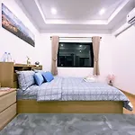 4 Bedroom 6 Bathroom In Downtown วิลล่า Pattaya