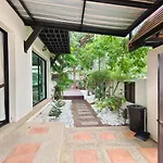 Villa 芭提雅ω好莱坞ω泳池别墅ω泰国风情ω轰趴派对ω网红ω拍照ω蜜月ω夜店ω豪华 Pattaya