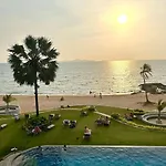 Oceanfront Luxury In With Private And Inifinity Pool - Not A 30 Day Minimum Apartment *