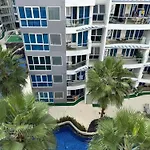 芭提雅中心 Grand Avenue 2卧室公寓泳池景 智能电视 高速互联网