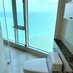 Apartment Oceanfront Luxury In With Private And Inifinity Pool - Not A 30 Day Minimum *
