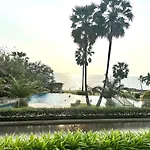 Oceanfront Luxury In With Private And Inifinity Pool - Not A 30 Day Minimum Pattaya