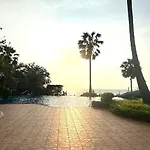 Apartment Oceanfront Luxury In With Private And Inifinity Pool - Not A 30 Day Minimum Pattaya
