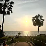 Oceanfront Luxury In With Private And Inifinity Pool - Not A 30 Day Minimum * Pattaya