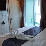 Oceanfront Luxury In With Private And Inifinity Pool - Not A 30 Day Minimum Pattaya