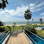 Apartment Oceanfront Luxury In With Private And Inifinity Pool - Not A 30 Day Minimum Pattaya