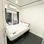 Moderne Og Delikat Pa Stranden I Jomtien *