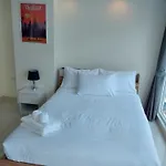 Grand Avenue, 2 Bed-/ 2 Bathroom, 70 Sqm, Pool View อพาร์ทเม้น